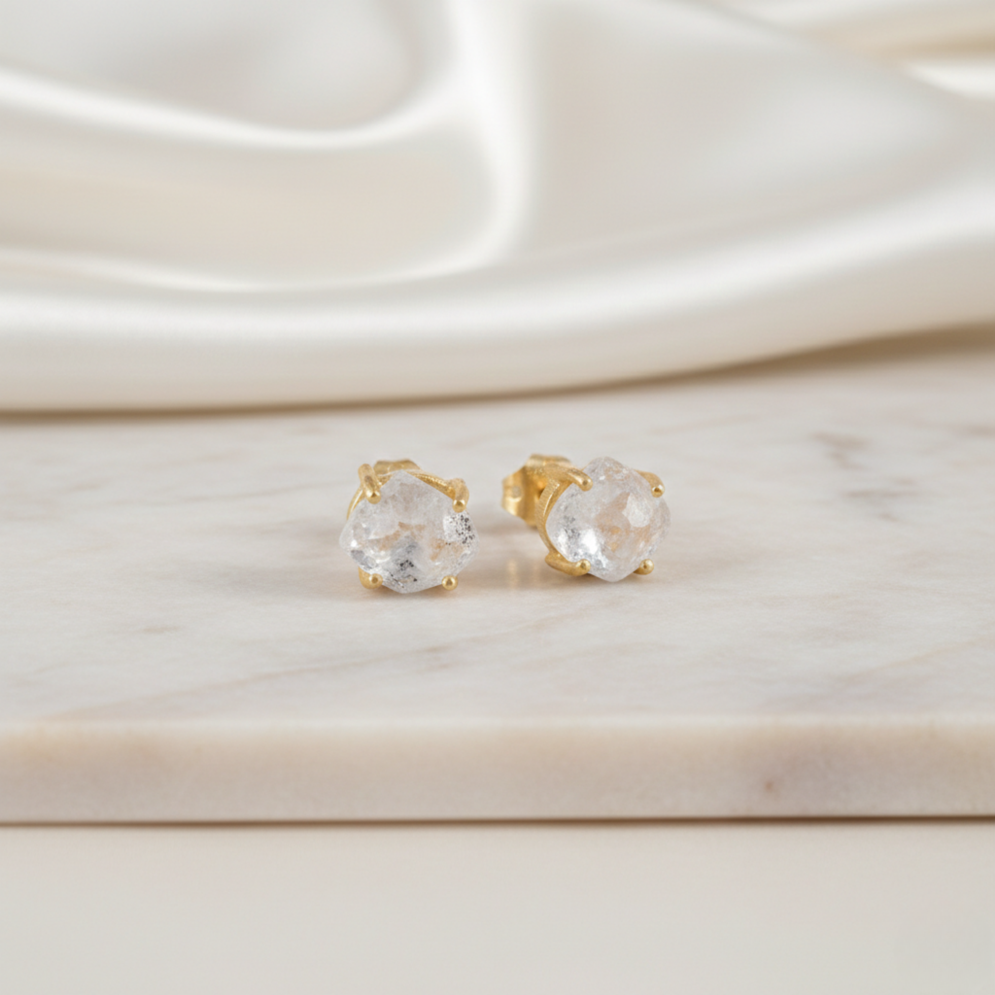 Cala White Pendant Set