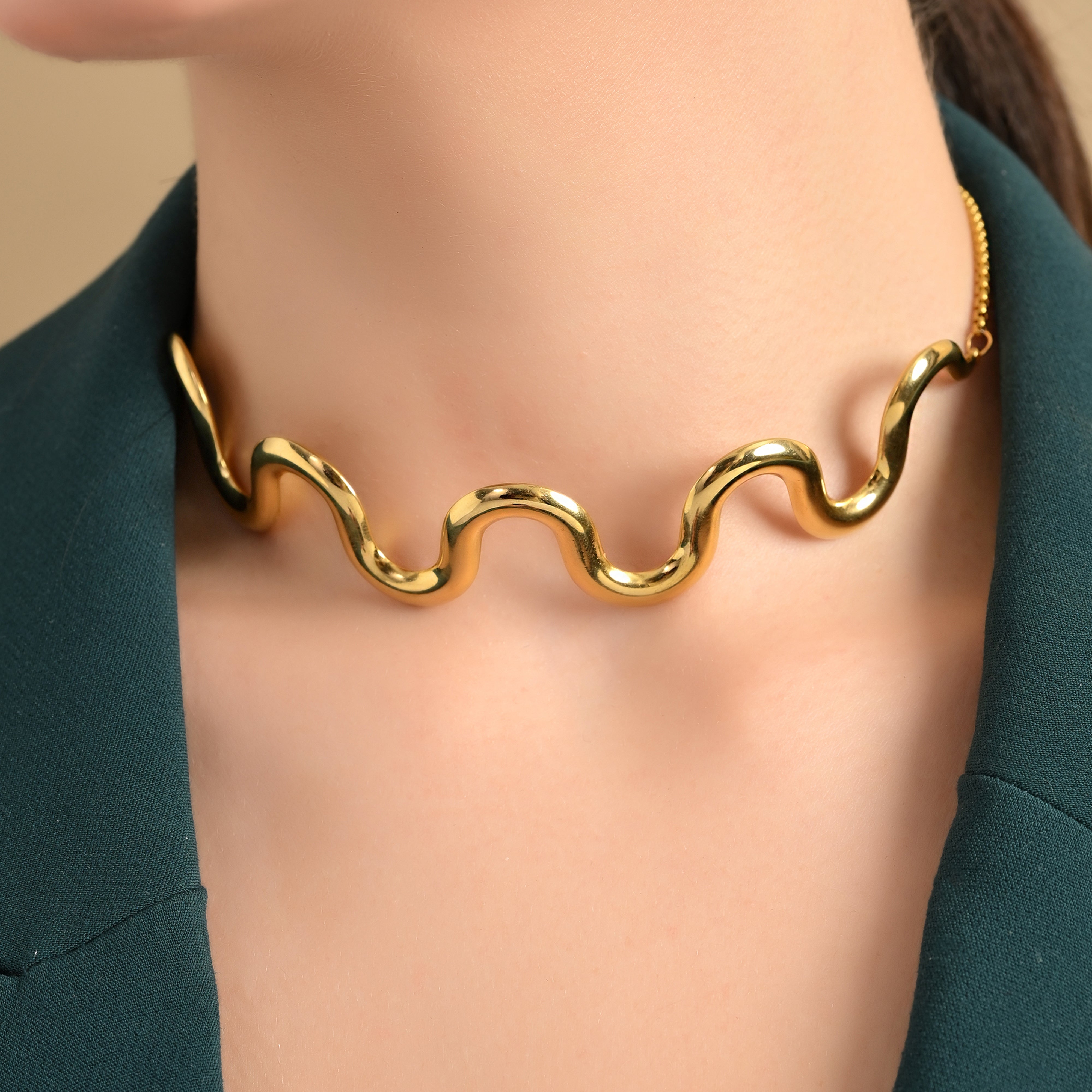 WaveGlow Choker Necklace