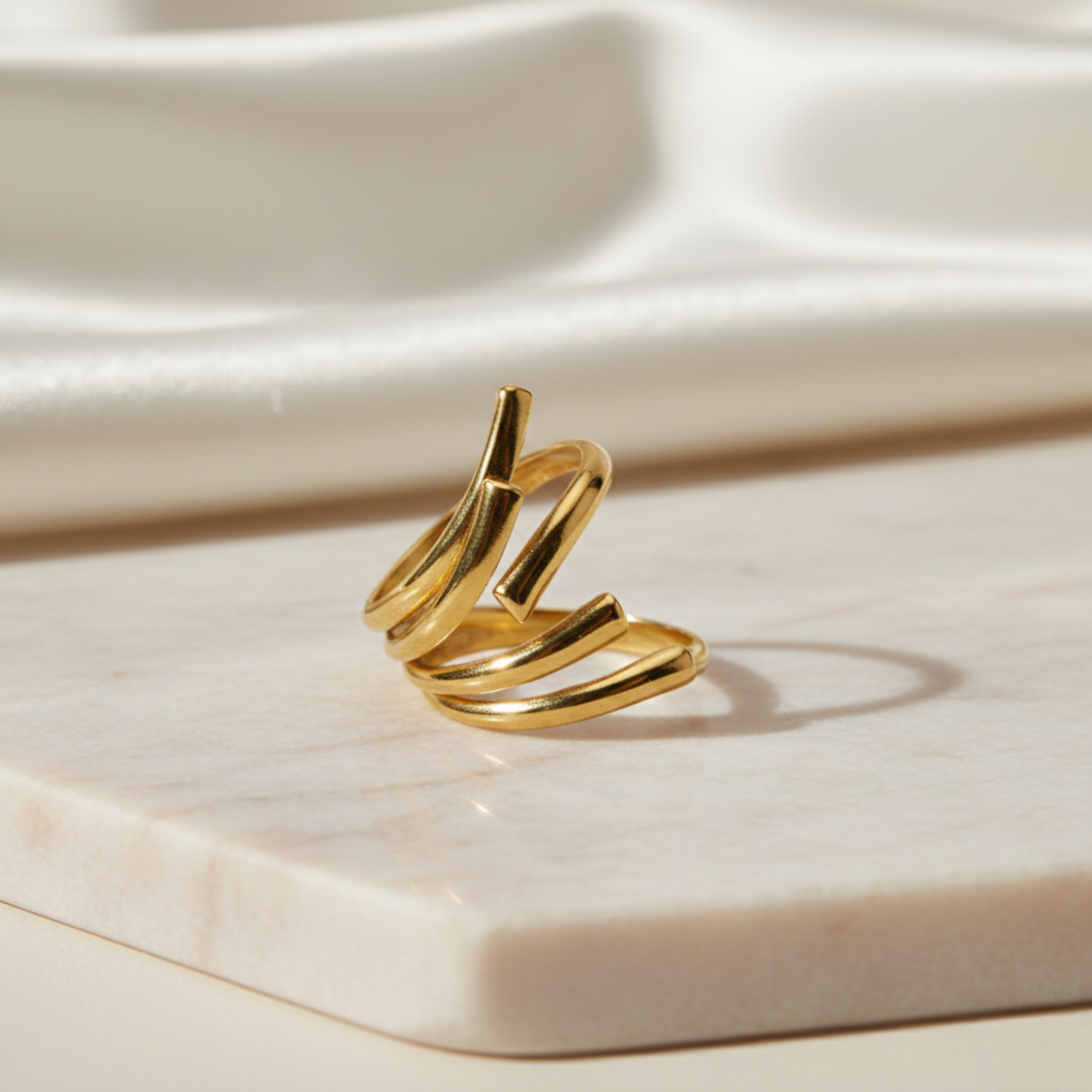 Curved Elegance Ring