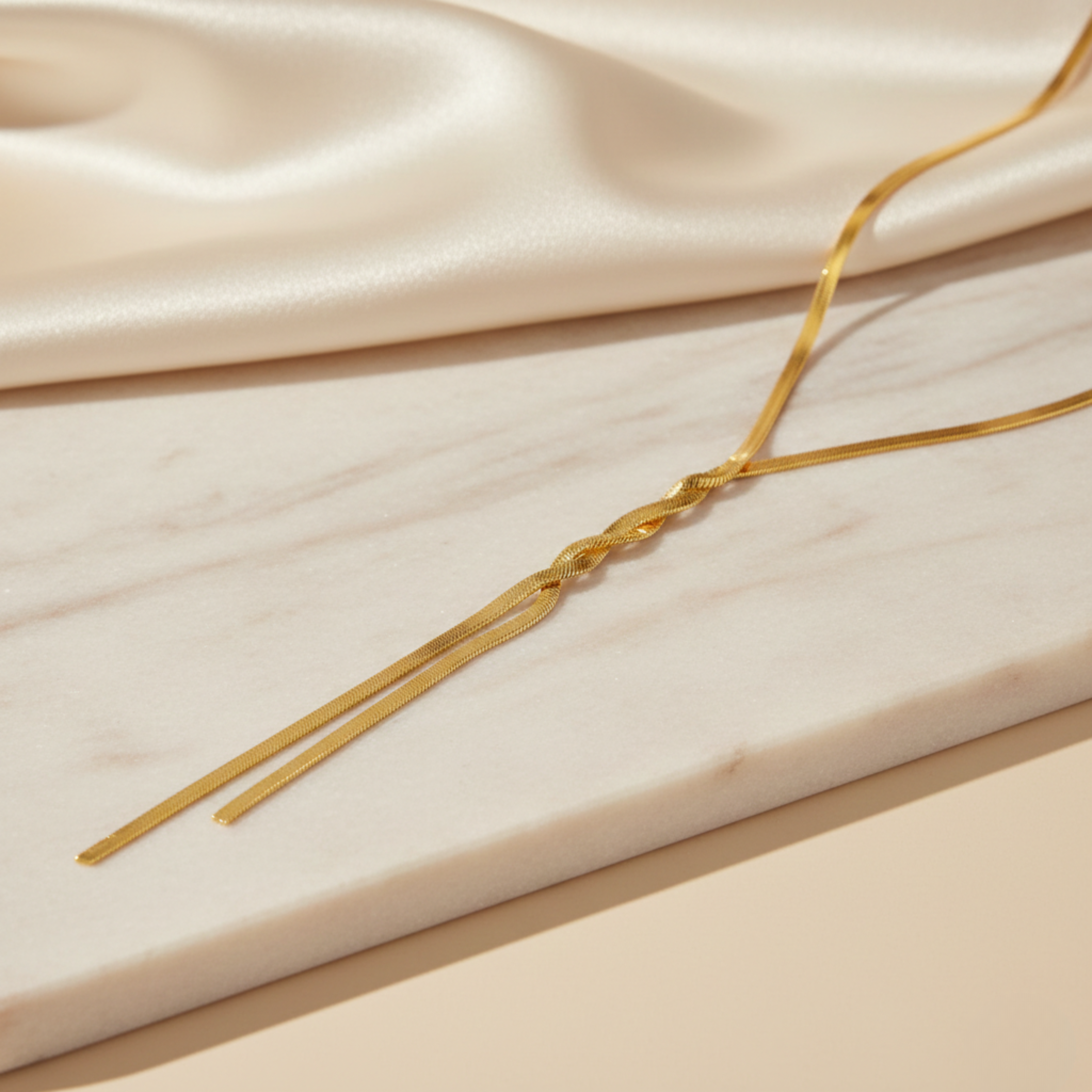 The Intwined Chain Necklace