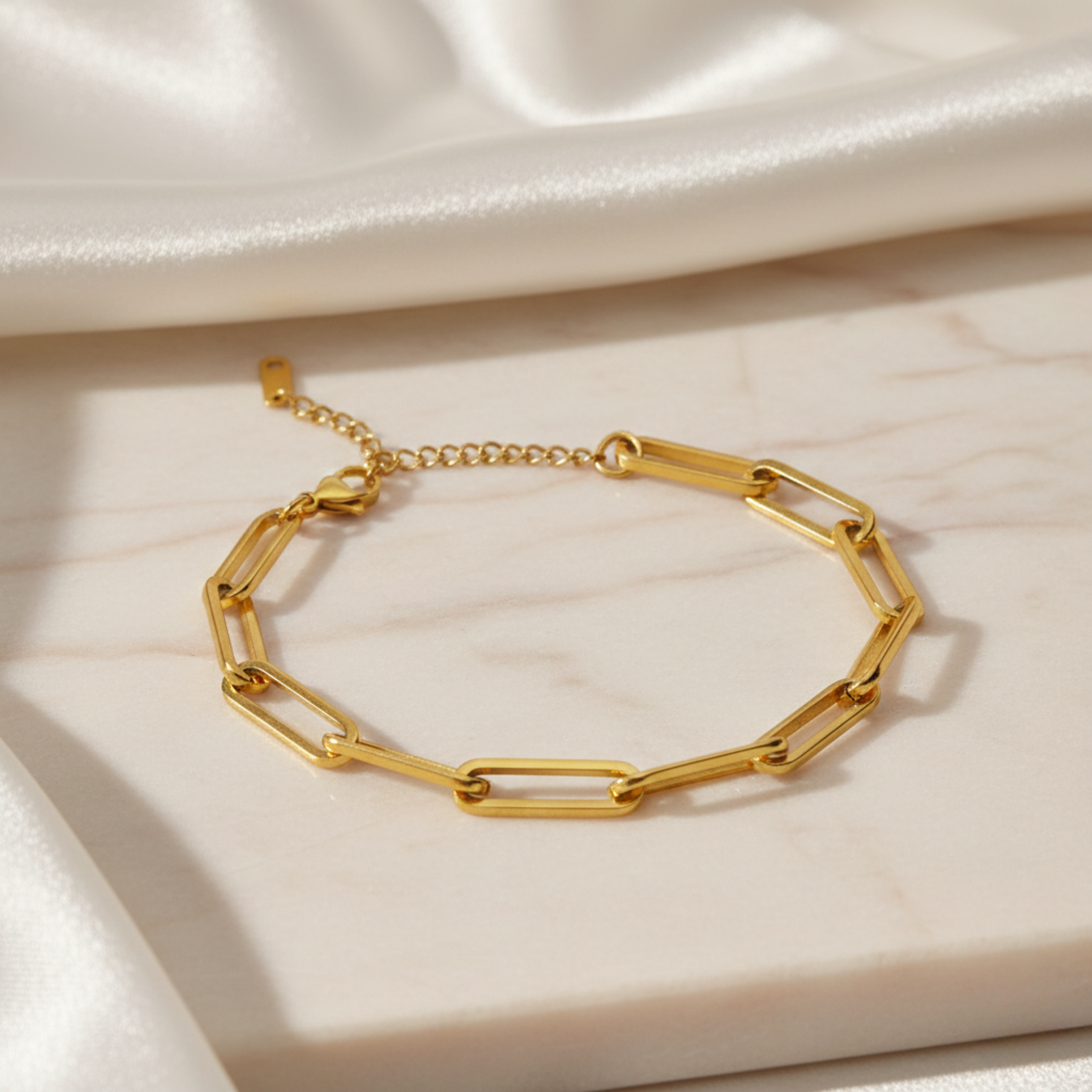 Radiant Gold Link Bracelet