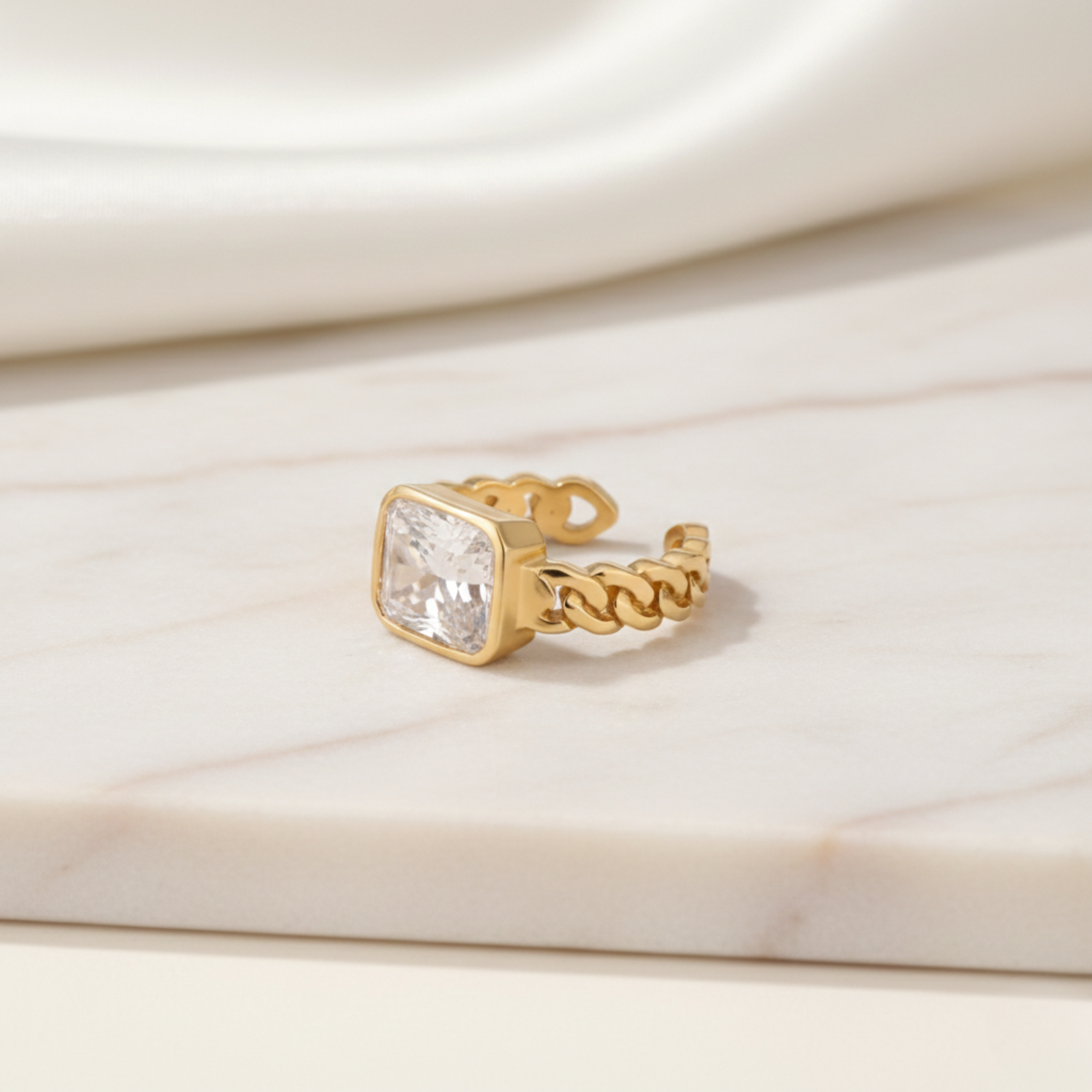 The Aphrodite Diamond Ring