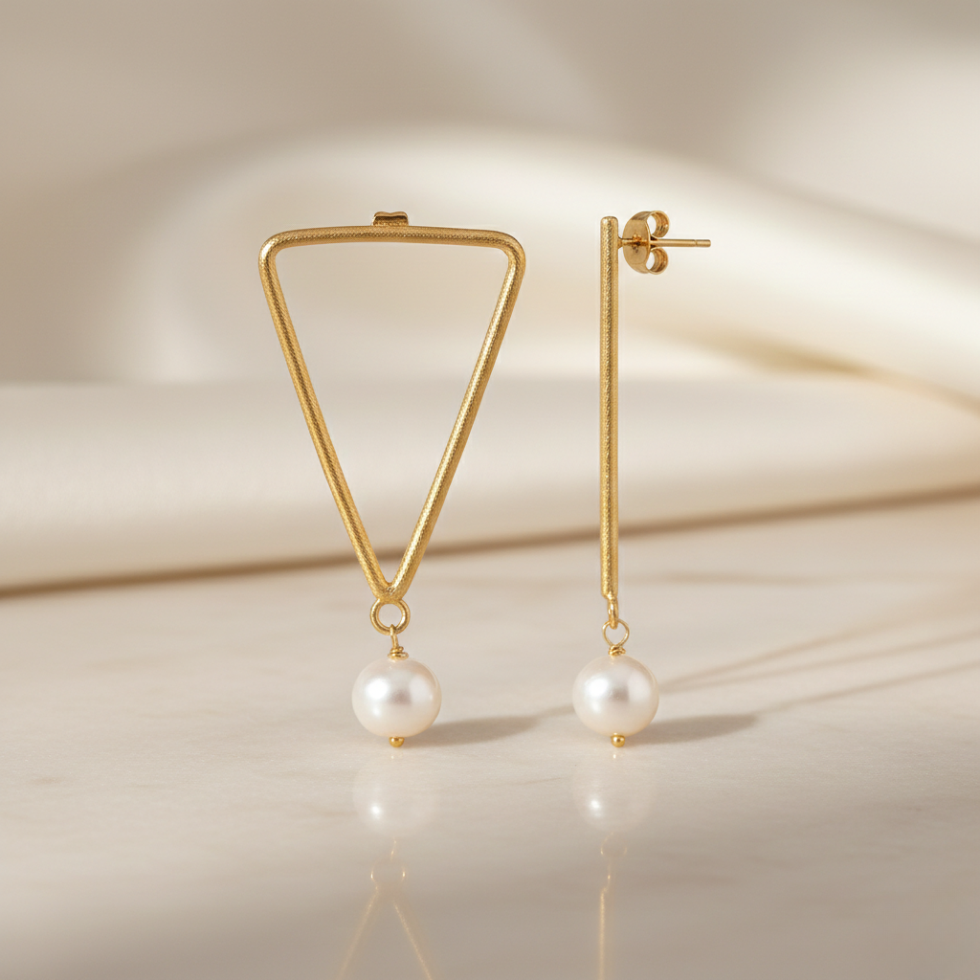 Pearl Trigon Earring